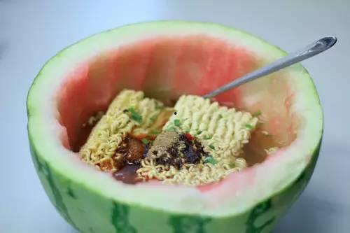 泡泡吃瓜最新网站,揭秘网络热点背后的真相与趣味